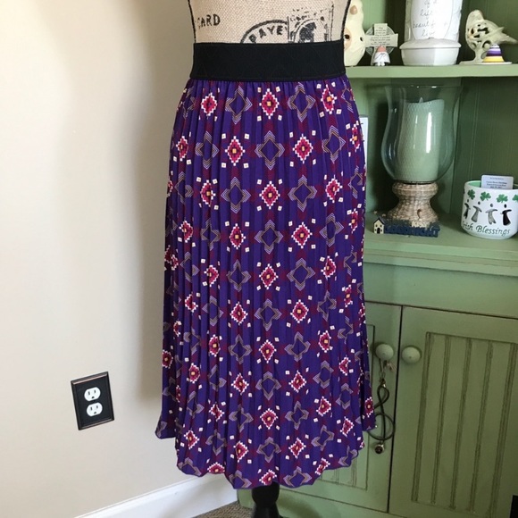Lularoe Large Jill Skirt Pleated Purple - Picture 2 of 3